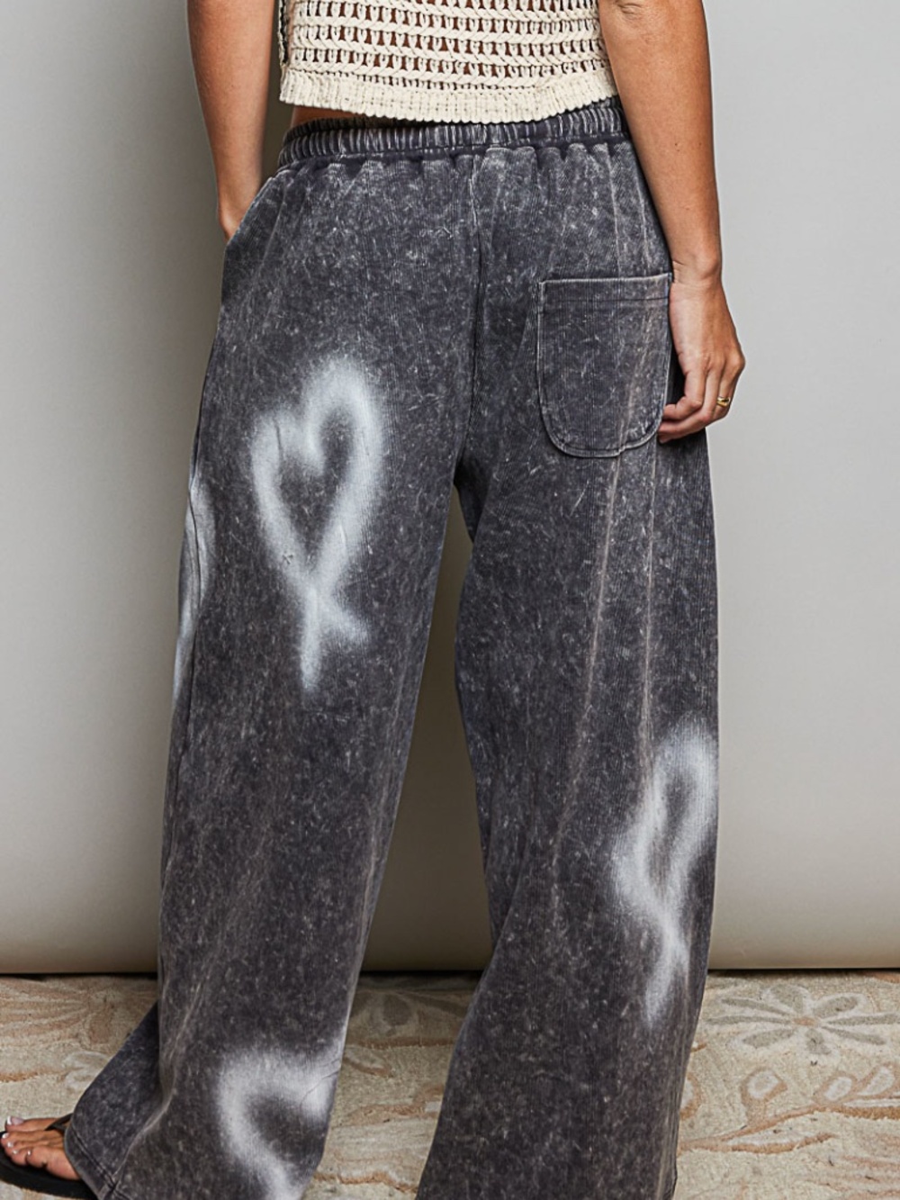 POL Charcoal Spray Paint Style Hearts Print Stretchy Waist Wide leg Pants - Picture 4 of 5